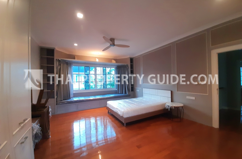 House with Shared Pool in Sukhumvit 